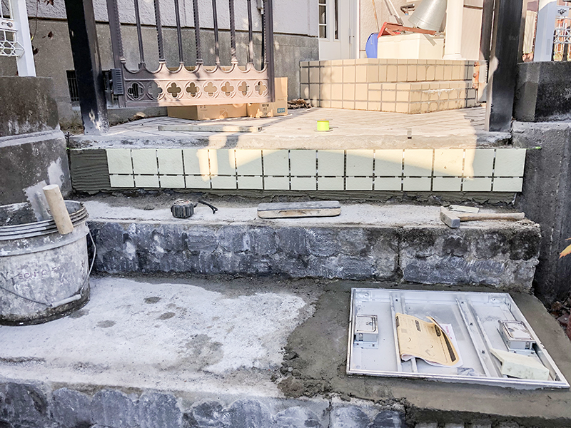 玄関土間タイル張替工事