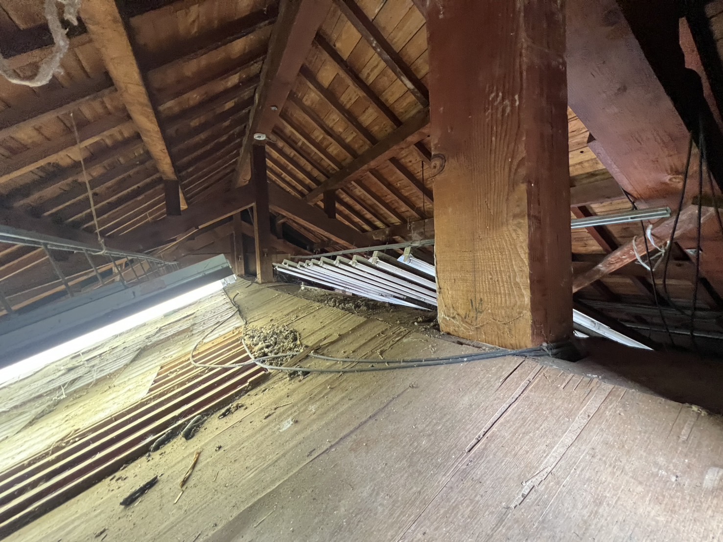 三田屋本店-やすらぎの里-能舞台照明器具取替工事