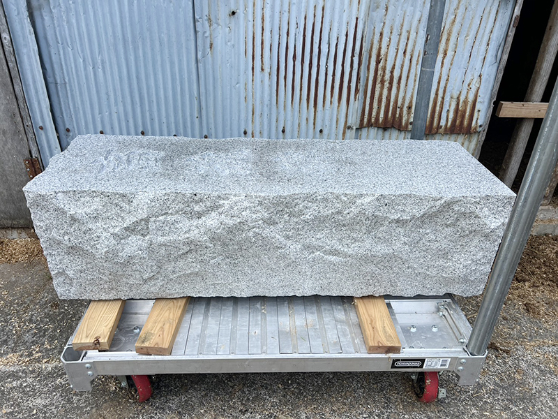 神戸三田牧場（市島）畜魂碑設置工事